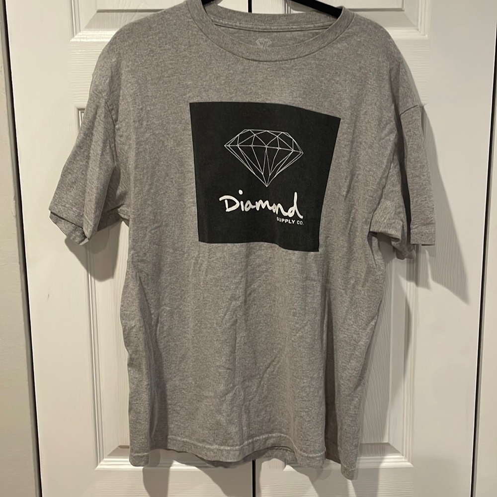 Men’s Diamond Supply Tee Size L Gray and Black Logo